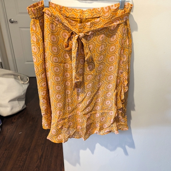Anthropologie Yellow Floral Skirt with Attached Side or Front Tie - Picture 2 of 7